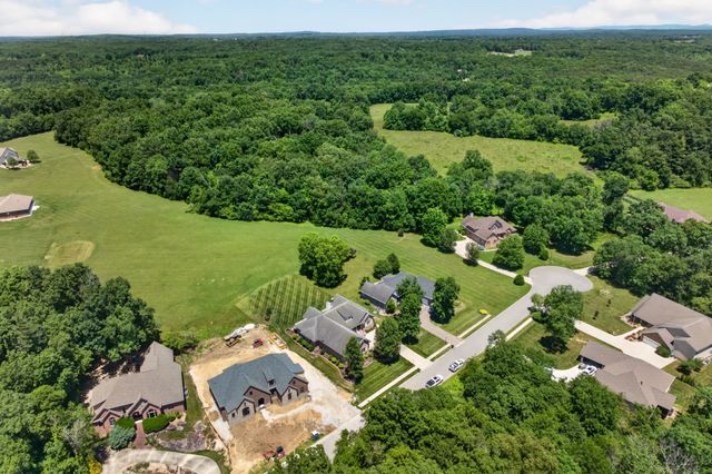 211 Tomlon Rd, Crossville, TN 38555