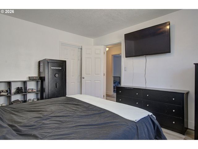 605 MILL St, Kelso, WA 98626