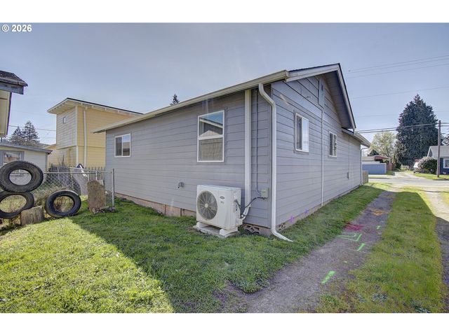 605 MILL St, Kelso, WA 98626