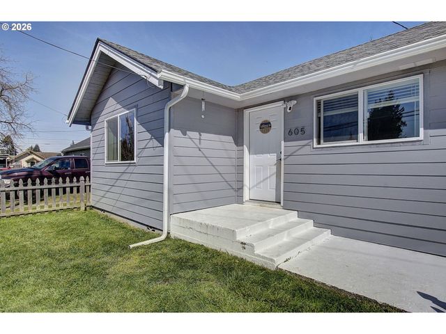 605 MILL St, Kelso, WA 98626