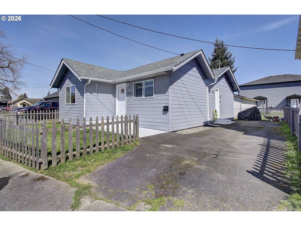 605 MILL St, Kelso, WA 98626