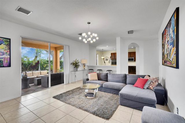 4100 E Gardenia Ave, Weston, FL 33332