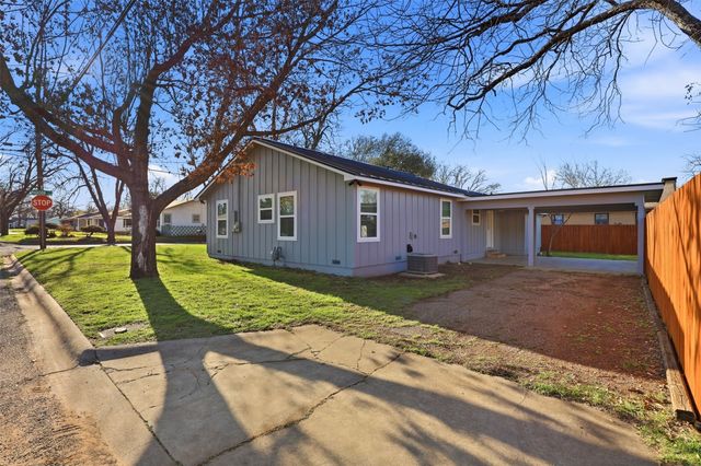 502 Madison Street, Cleburne, TX 76033