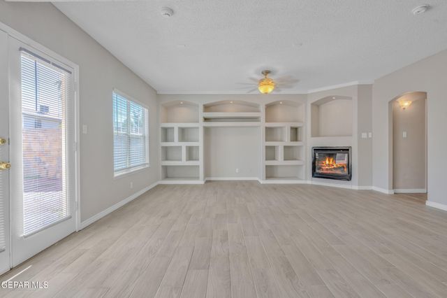 3048 Tierra Nora Drive, El Paso, TX 79938