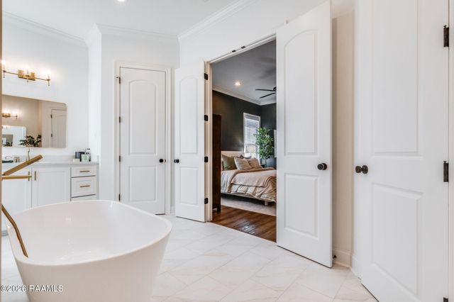 403 Sunshine Rise Drive, Broussard, LA 70518