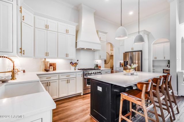 403 Sunshine Rise Drive, Broussard, LA 70518