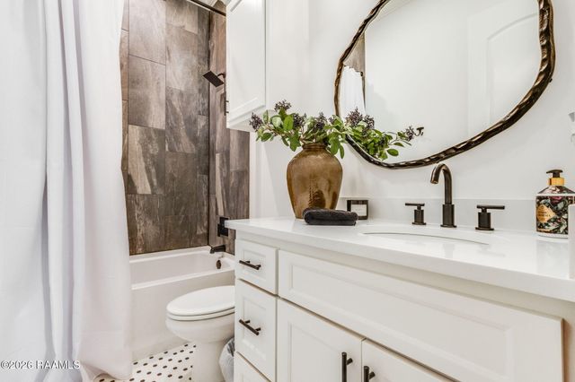 403 Sunshine Rise Drive, Broussard, LA 70518