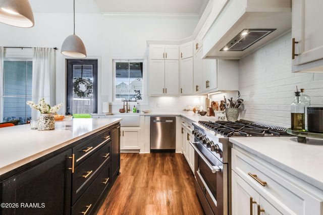 403 Sunshine Rise Drive, Broussard, LA 70518