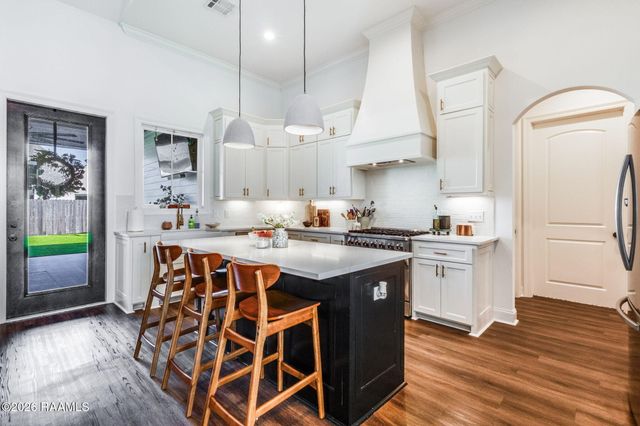 403 Sunshine Rise Drive, Broussard, LA 70518