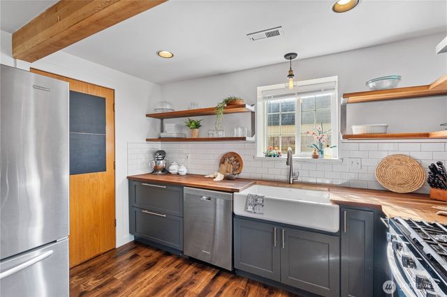 5845 Vista Drive, Ferndale, WA 98248