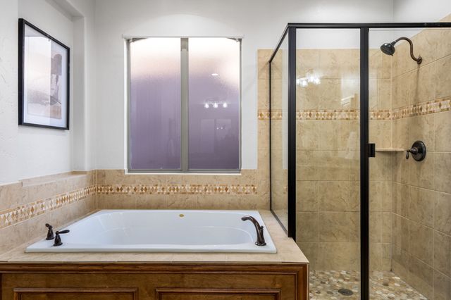 810 Senna Drive, Lantana, TX 76226