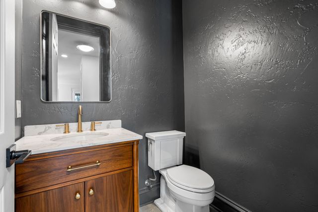 810 Senna Drive, Lantana, TX 76226