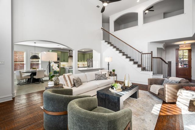 810 Senna Drive, Lantana, TX 76226