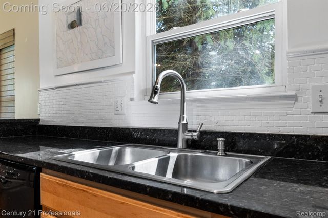 3305 Grove Lane, Auburn Hills, MI 48326