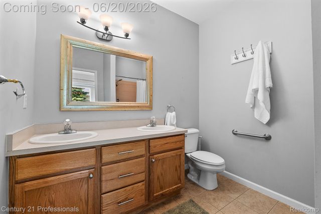 3305 Grove Lane, Auburn Hills, MI 48326