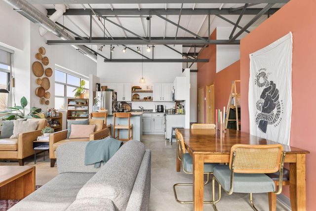 111 E Franklin Avenue 320, Minneapolis, MN 55404