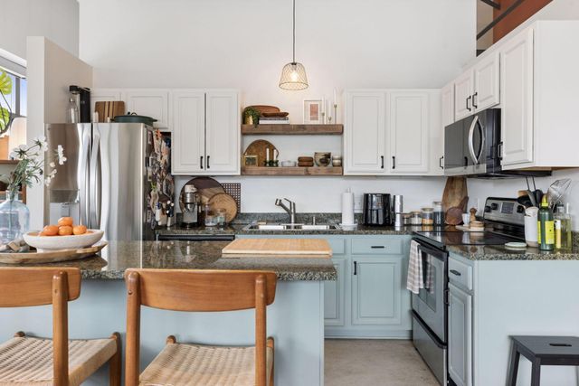 111 E Franklin Avenue 320, Minneapolis, MN 55404