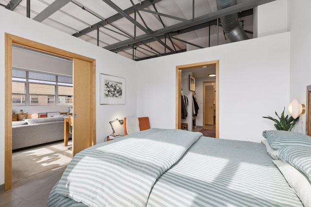 111 E Franklin Avenue 320, Minneapolis, MN 55404