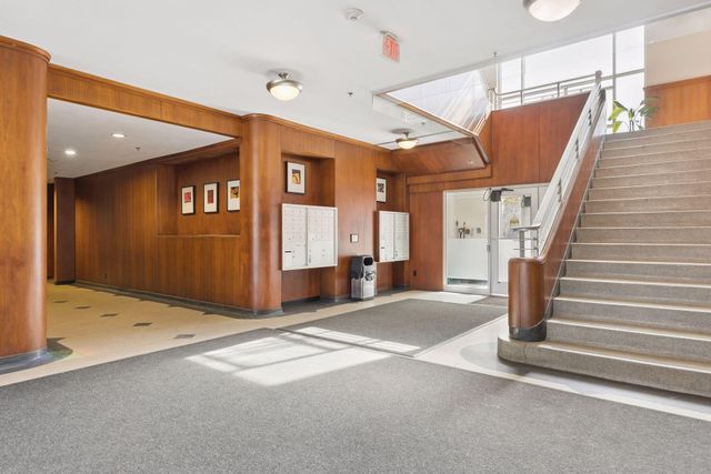 111 E Franklin Avenue 320, Minneapolis, MN 55404