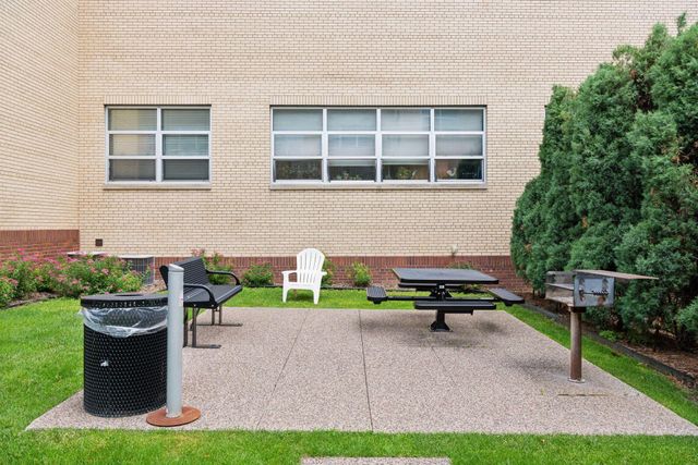 111 E Franklin Avenue 320, Minneapolis, MN 55404