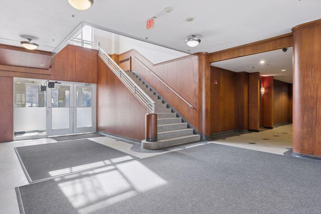 111 E Franklin Avenue 320, Minneapolis, MN 55404