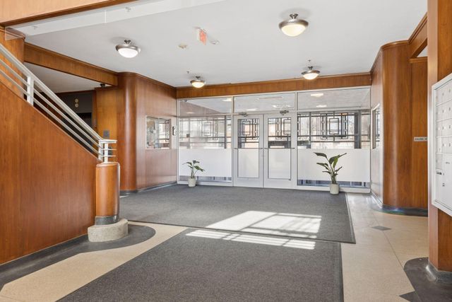 111 E Franklin Avenue 320, Minneapolis, MN 55404