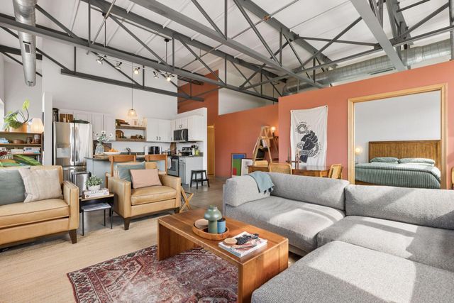 111 E Franklin Avenue 320, Minneapolis, MN 55404