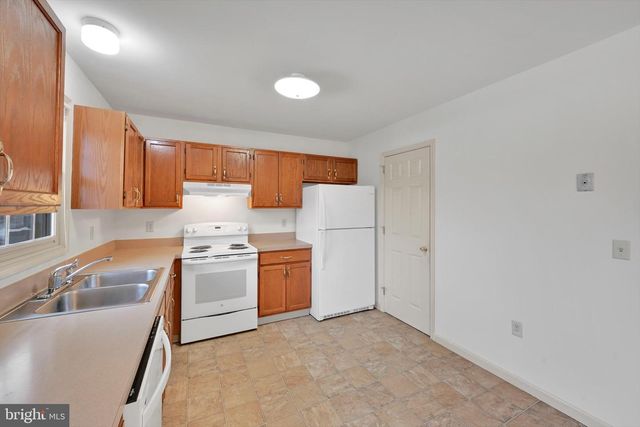 290 S MILL ST, Jonestown, PA 17038