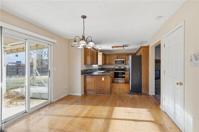 316 Ghost Creek Circle, Gardner, KS 66030