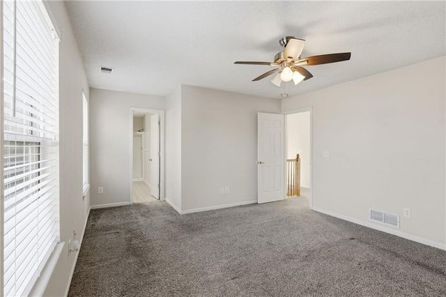 316 Ghost Creek Circle, Gardner, KS 66030