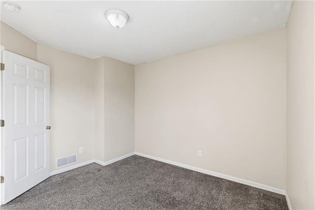 316 Ghost Creek Circle, Gardner, KS 66030