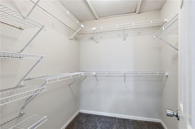 316 Ghost Creek Circle, Gardner, KS 66030