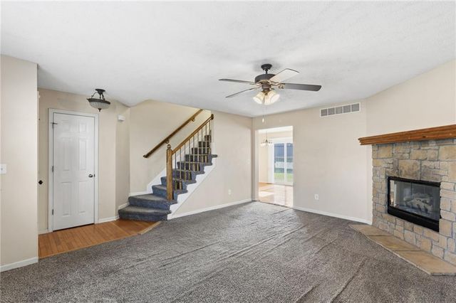 316 Ghost Creek Circle, Gardner, KS 66030