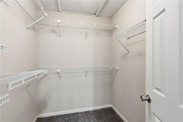 316 Ghost Creek Circle, Gardner, KS 66030