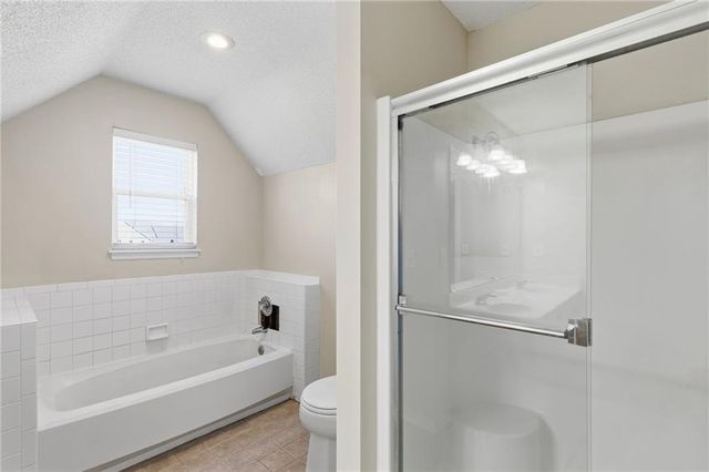 316 Ghost Creek Circle, Gardner, KS 66030