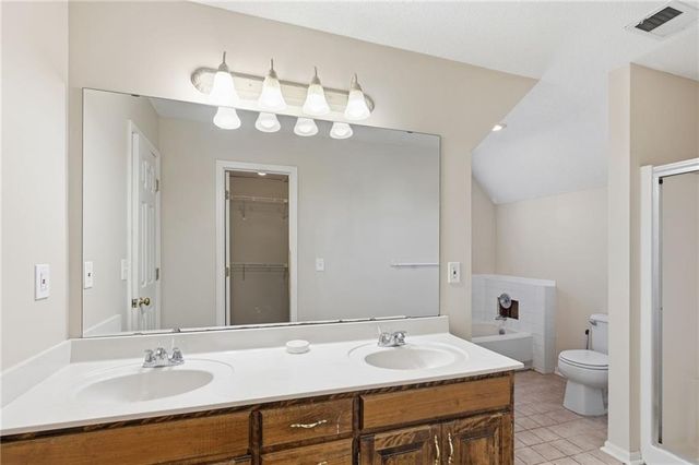 316 Ghost Creek Circle, Gardner, KS 66030