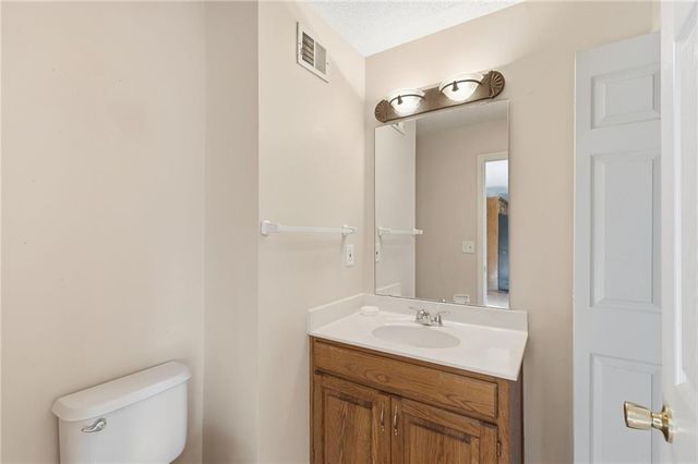 316 Ghost Creek Circle, Gardner, KS 66030