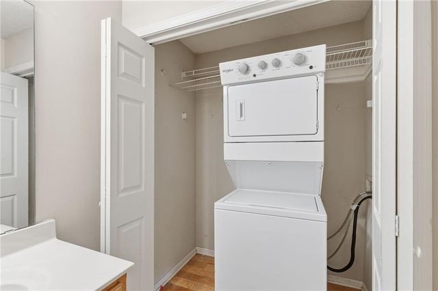 316 Ghost Creek Circle, Gardner, KS 66030