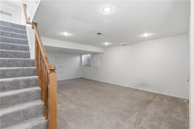 316 Ghost Creek Circle, Gardner, KS 66030