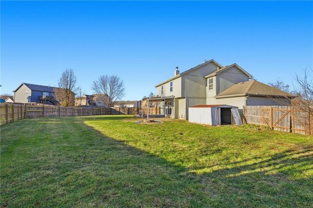 316 Ghost Creek Circle, Gardner, KS 66030