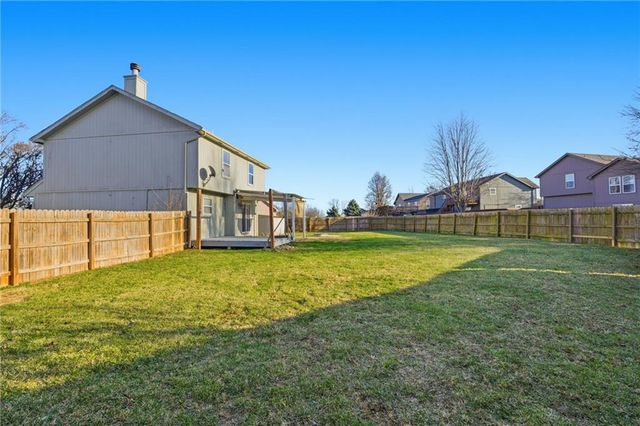 316 Ghost Creek Circle, Gardner, KS 66030