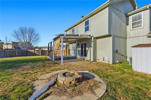 316 Ghost Creek Circle, Gardner, KS 66030
