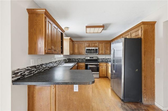 316 Ghost Creek Circle, Gardner, KS 66030