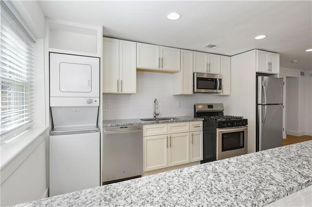880 Saint Charles Avenue NE, Atlanta, GA 30306
