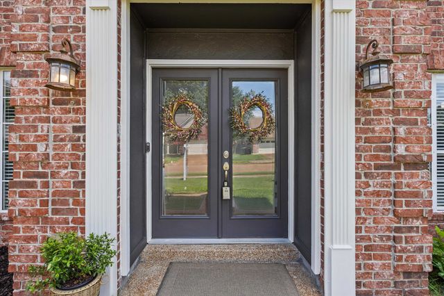 1308 RIVER RIDGE DR, Collierville, TN 38017