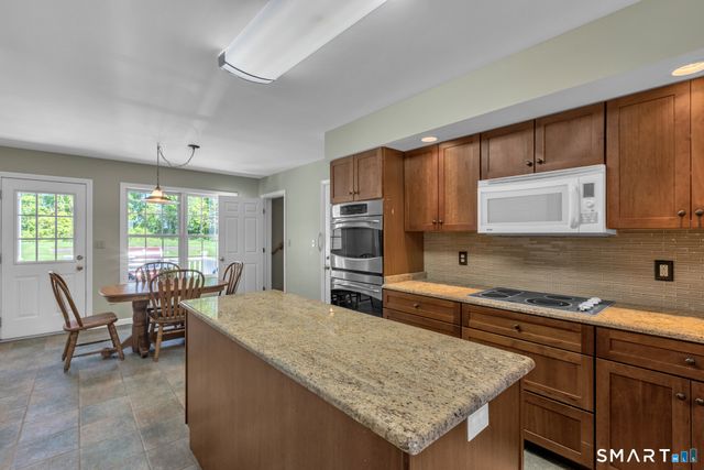 14 Ryan Drive, Ellington, CT 06029