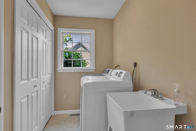 14 Ryan Drive, Ellington, CT 06029