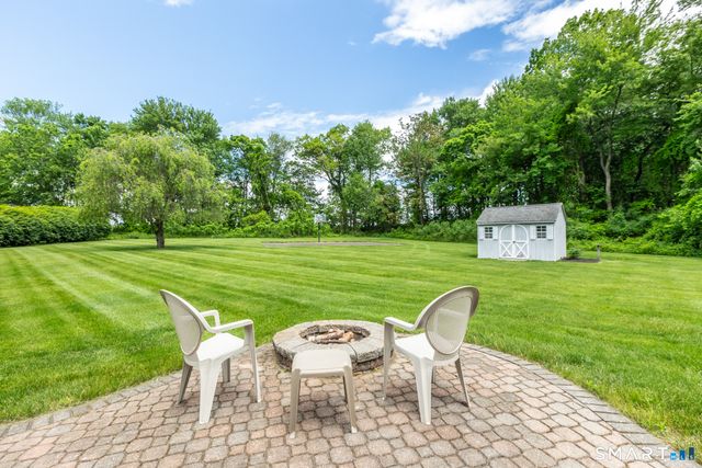 14 Ryan Drive, Ellington, CT 06029