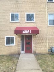 4851 Greenleaf Street 11, Skokie, IL 60077