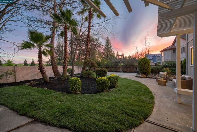 140 Cottonwood Ln, Danville, CA 94506